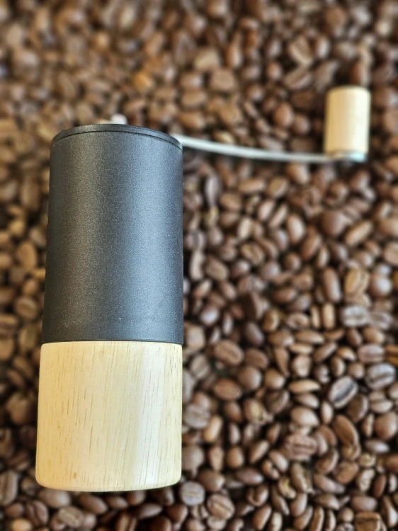 Mini mlýnek na kávu