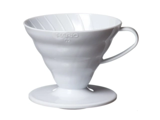 Hario plastový dripper na kávu V60-02 bílý